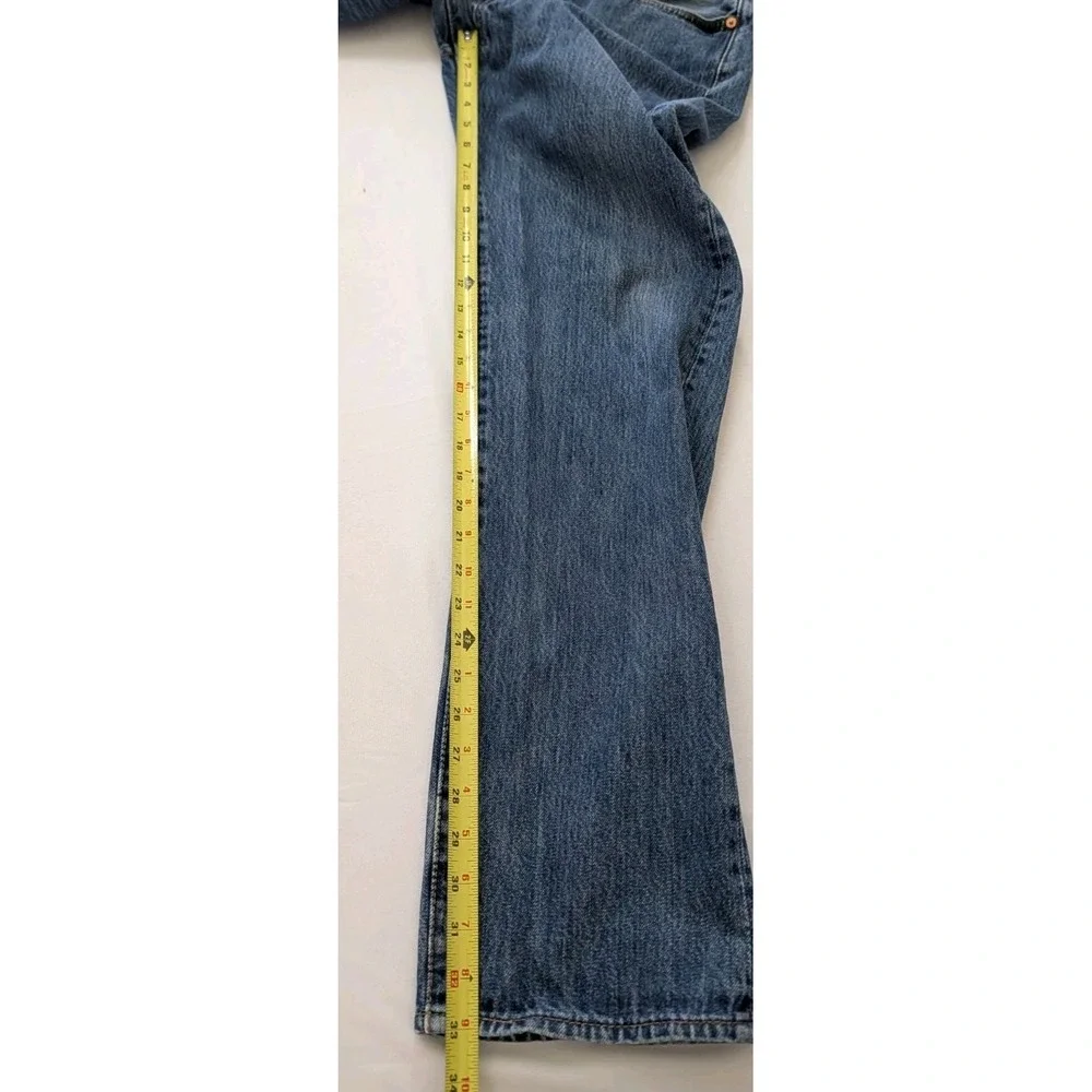 Levi's 501 Jeans Men's Button Fly Size 32x34 Light Wash Denim Straight Leg Fit